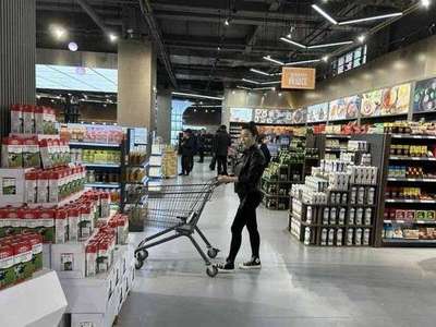 免稅店開到居民區(qū)！濟(jì)南綜保區(qū)跨境商品展示體驗(yàn)中心啟動，開啟購物新體驗(yàn)